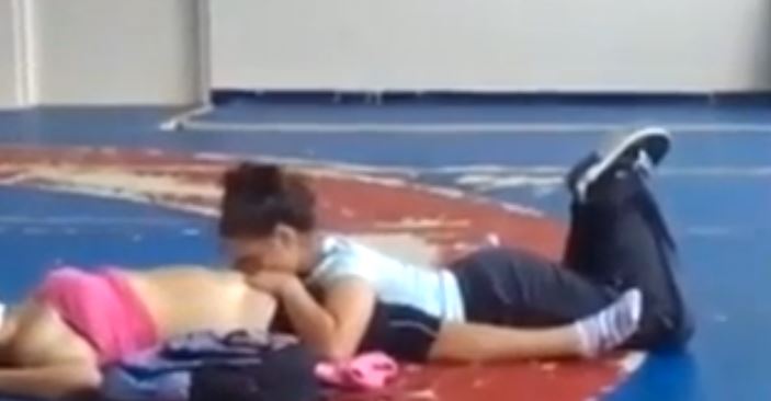 Porno Familial Voyeur Elle Baise dans la Salle de Sport