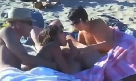 Vidéos de Baise a la Plage Public avec Une Vrai Salope Innocente